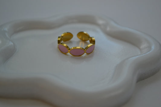 Rosé In Gold Ring